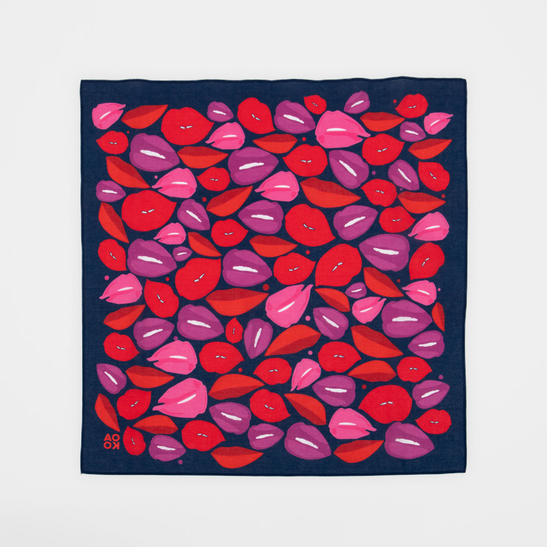 AVG &quot;Lips&quot; bandana