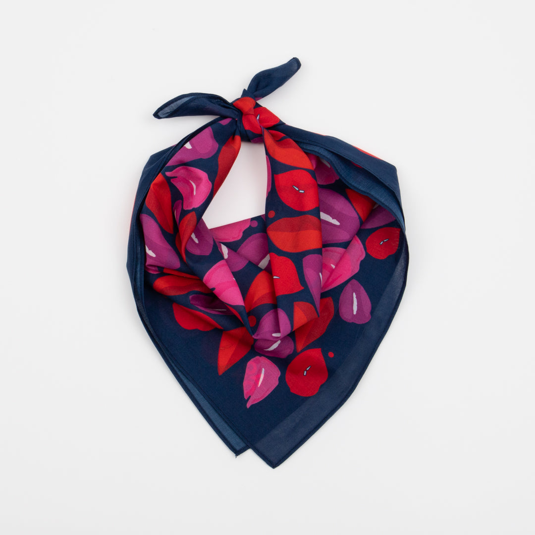 AVG &quot;Lips&quot; bandana