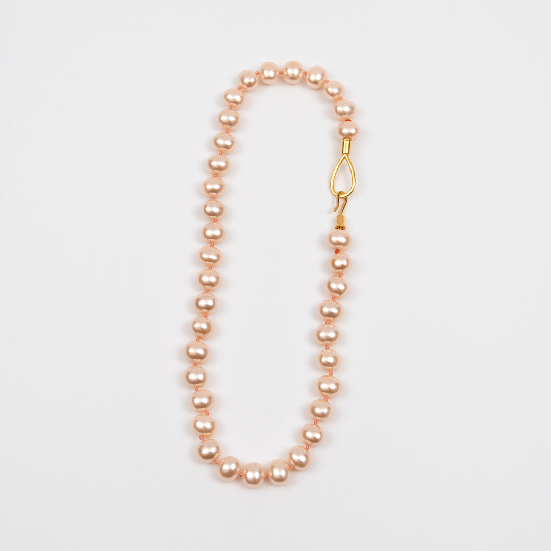 Pebble pearl necklace, lasso hook