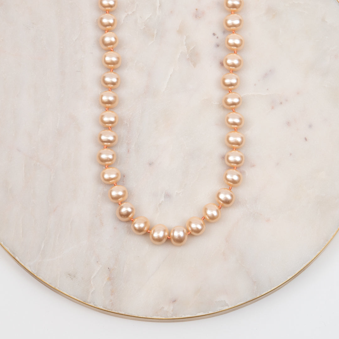 Pebble pearl necklace, lasso hook