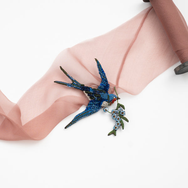 Trovelore　刺繍ブローチFLYING SWALLOW (TRB012) Trovelore Flying Swallow Embroidered Brooch