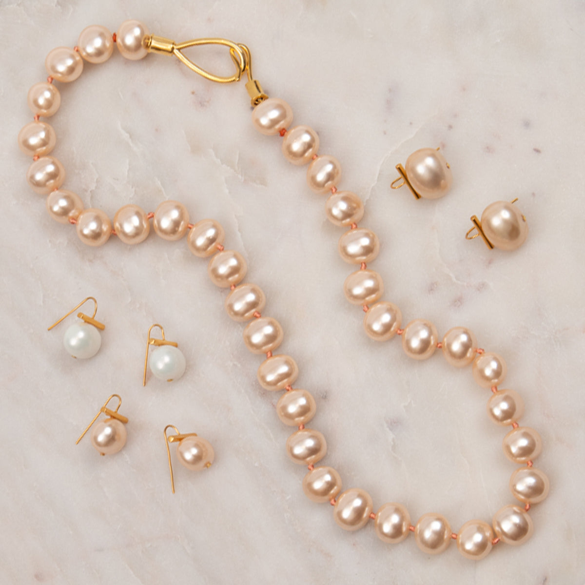 Pebble pearl earrings