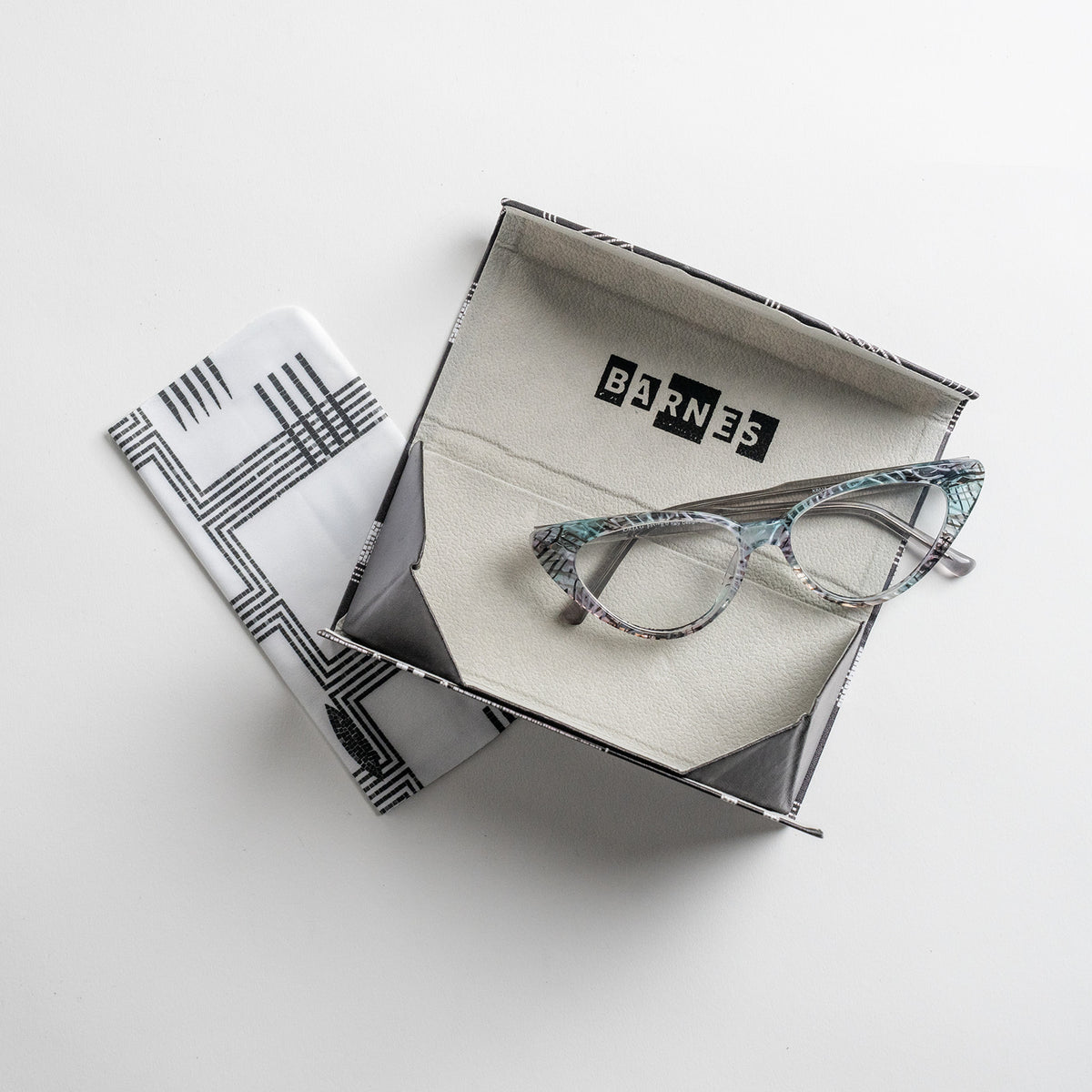 Barnes Mosaic collapsable eyeglass case