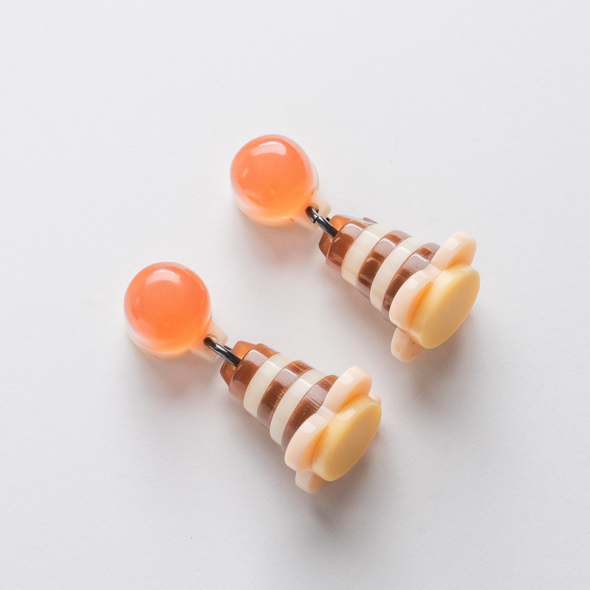 Caramel fleur drop earrings